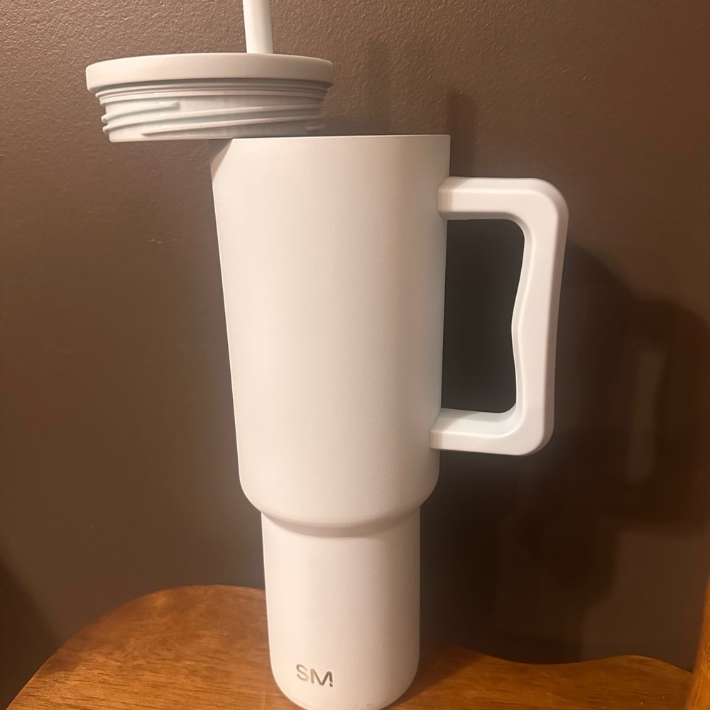 Simple Modern White Tumbler with Handle
